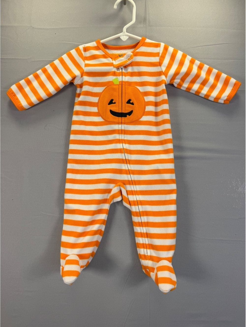 Child Of Mine made by Carter’s Pumpkin Face Fleece Footed Sleeper 3-6 Months